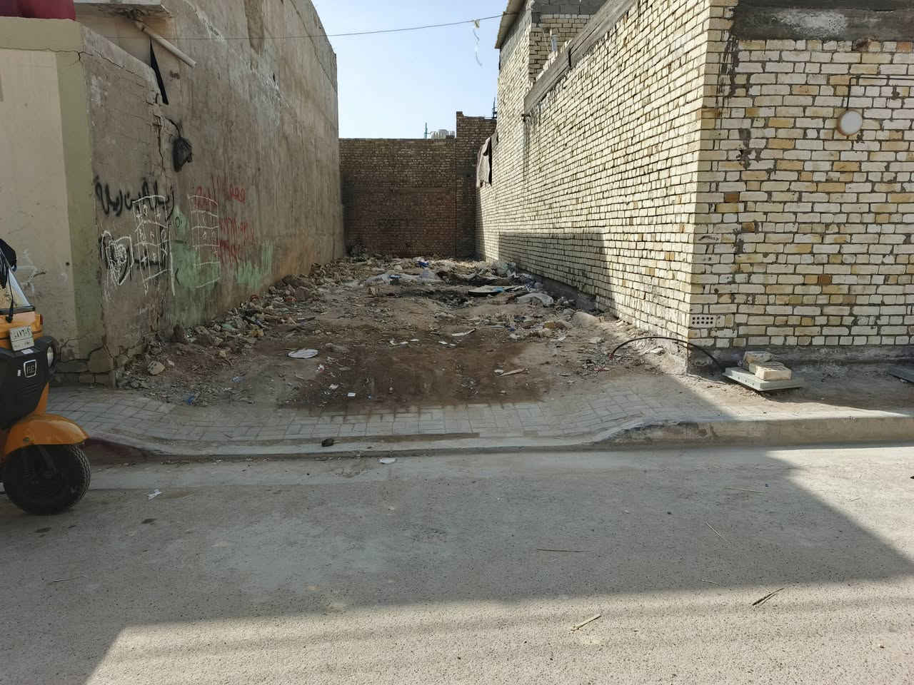 قطعة ارض للبيع في حي الكوفة خلف الملعب.
مساحة 100م ، واجهة 5م و نزال 20 م
كاملة الخدمات ( ماء، مجاري ، كهرباء ، نت، تبليط و رصيف)

للاستفسار الاتصال على الرقم التالي 
***********
***********
