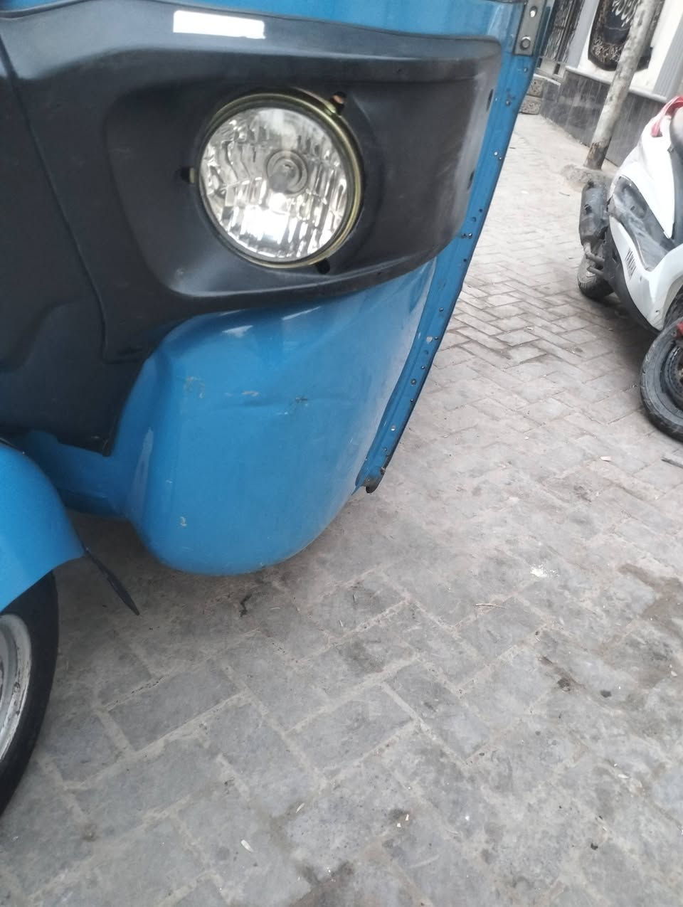 السلام عليكم تكتك 2020 رقم عربي  معمره دوس السعر 6,700بيها مجال بسيط رقم للستفسار ***********8
