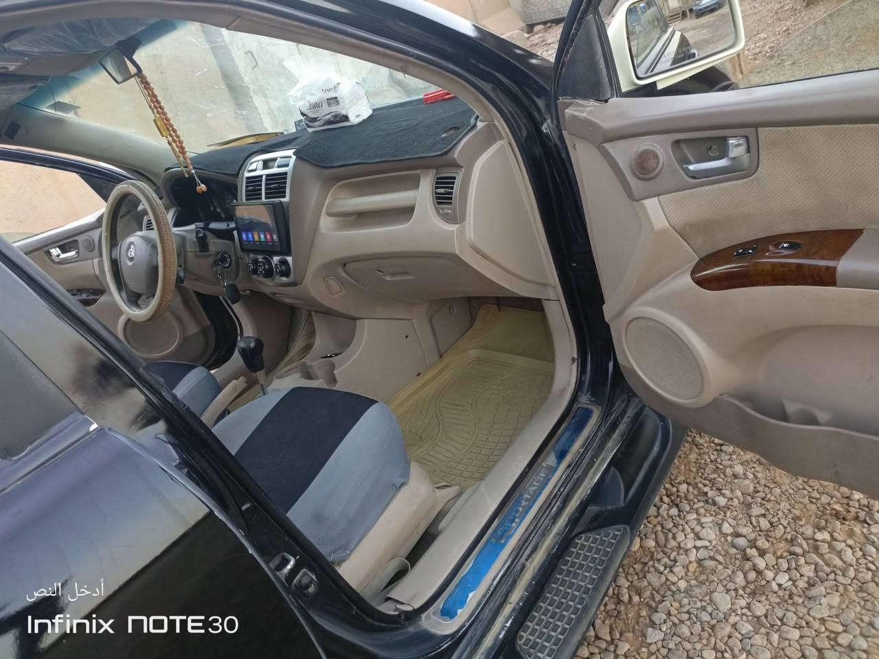 عندي أسبورتج موديل 7 مصبوغه عام مكينه 6سلندر گير محرك تدفئه تبريد مكفول سعره 75 وبيها مجال هزه جديده بأسمي تحويل مباشر رقم ديالى ***********
