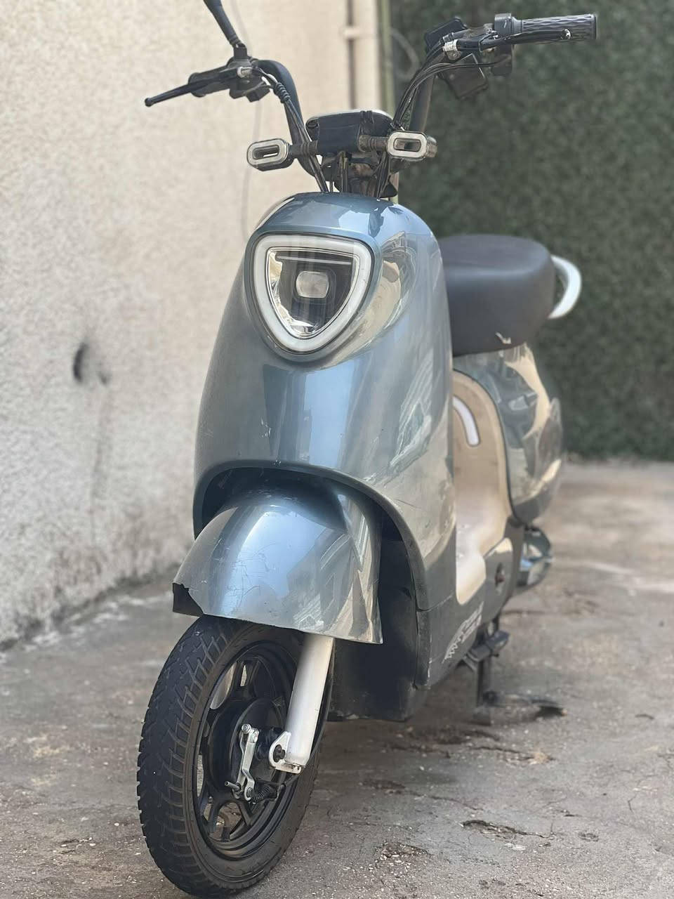 السلام وعليكم عندي دراجة شحن للبيع خوش دراجة اقتصادية 5بطاريات حجم كبير تشغيل سويج وبصمة وقفل دراجة سماعات واضحة صوت عالي فول مواصفات منقصة بس قمجي بريكات ب15 الف وانقصلك من السعر سعرة الدراجة حلوة وعملية بس محتاج فلوسها موديل 25 استعمال بسيط الكفرات بيها شخوط قليلة لان تاركهة ومسستعملهة هواي مكاني بغداد الكاضمية والسعر 375 للاسفسار على واتساب الرقم 7779332482 للواتساب فقط


**إذا كنت صاحب هذا الإعلان وتريد حذفه لأي سبب، رجاءا أرسل رسالة إلى الدعم الفني**