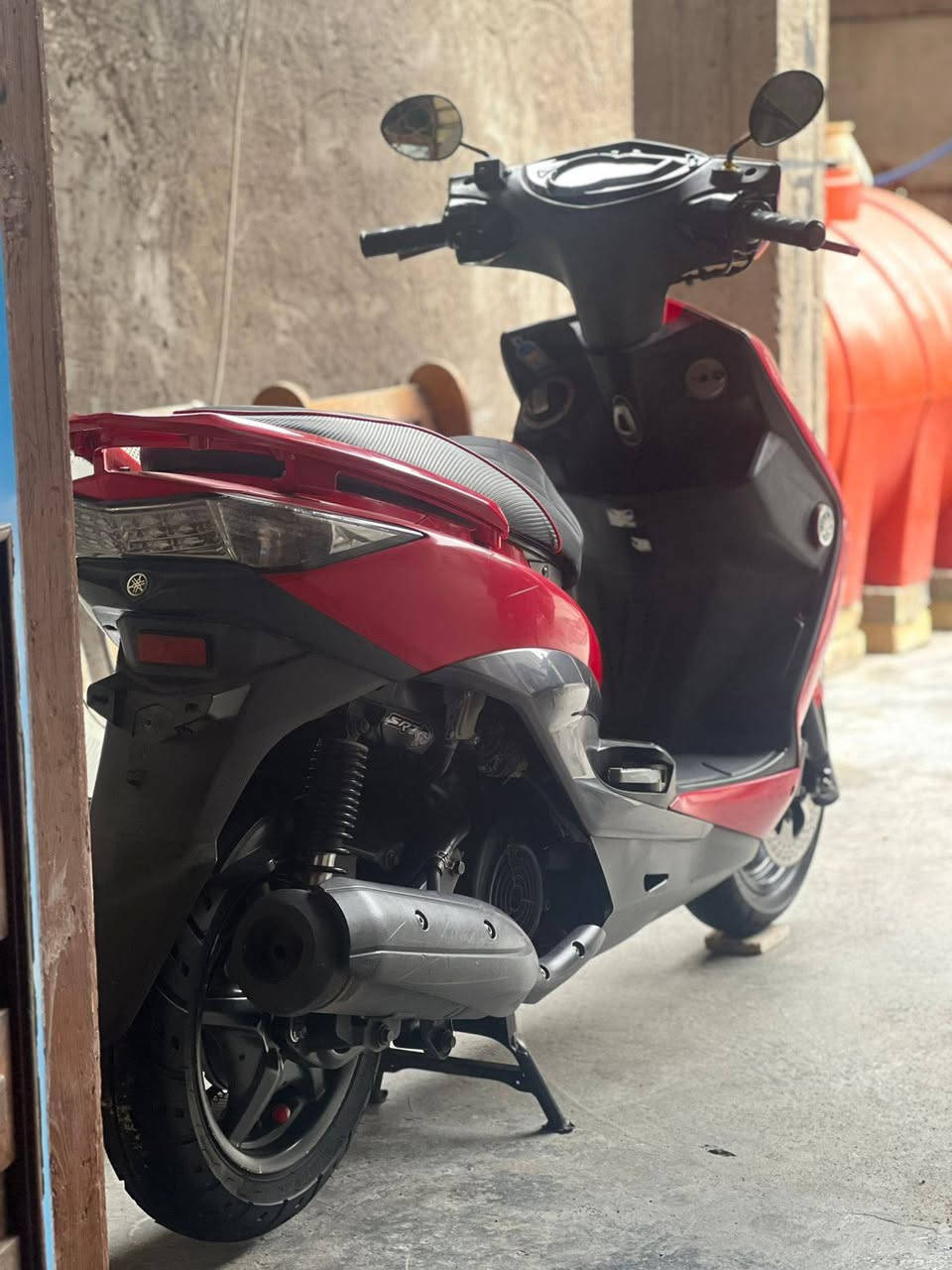 السلام عليكم سكنس لد البيع موديل 2016 نوزل ياباني تتفه يدات ستان صفح حساس دراجه مال رنبه أوراق بسمي قايش جديد تاير خلفي جديد الدراجه اي نقص ما بيهه و الشراي يتصل عله هاذ الرقم ويدلل***********📞
