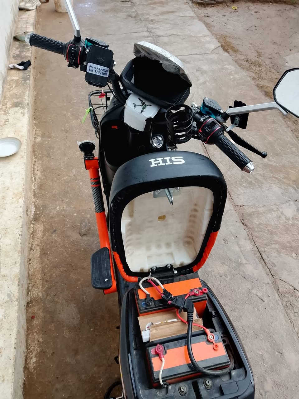 السلام عليكم اخوان
دراجة شحن للبيع 5 بطاريات 
دراجة نضيفة استعمال قليل 
مكلف بالنشر مكان ديالى خان بني سعد
السعر 600 بيها مجال 
 ‭0774 971 6186‬
