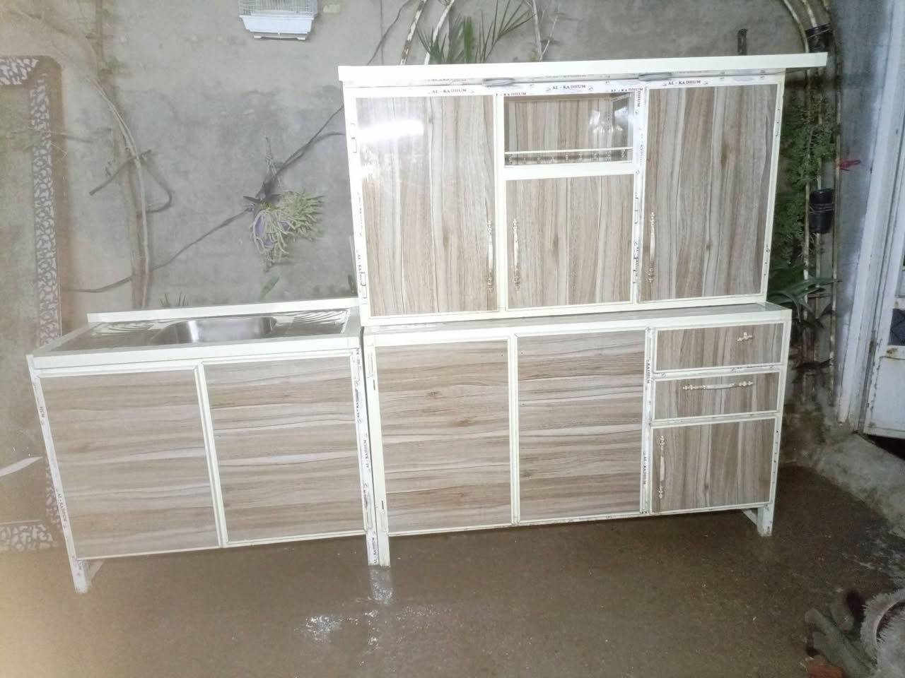 سلام عليكم كونتر مترين ونص مع السنك  نضيف  تفصال مو سوكي عنوان بغداد ابو دشير ***********7
