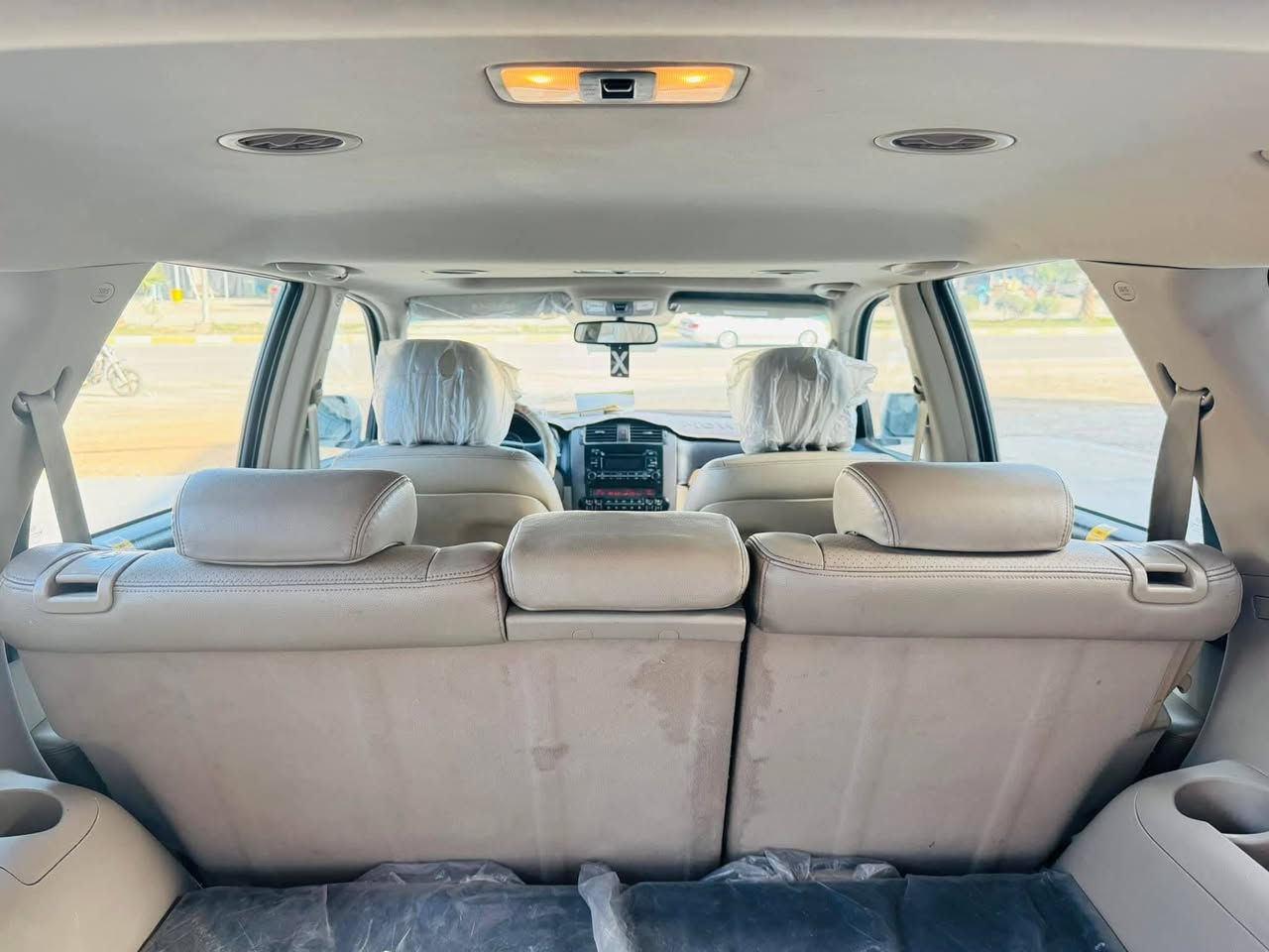 السلام عليكم مهافي 2011 خليجي مكينه 6 سلندر 7 راكب 3 قطع تبريد كشنات جلد  تدفئه تبريد كشنات كهرباء فور ويل فتحه سقف تحكمات ستيرن مري شفط ماشيه 130 حقيقي على وضع الشركة مكينه كير حداديه مكفولات السياره مكفوله كفاله عامه رقم بغداد دولي سنويه جديده هزه جديده اي استفسار على الرقم غير متواجد على النت مكان السياره بابل المسيب ***********
