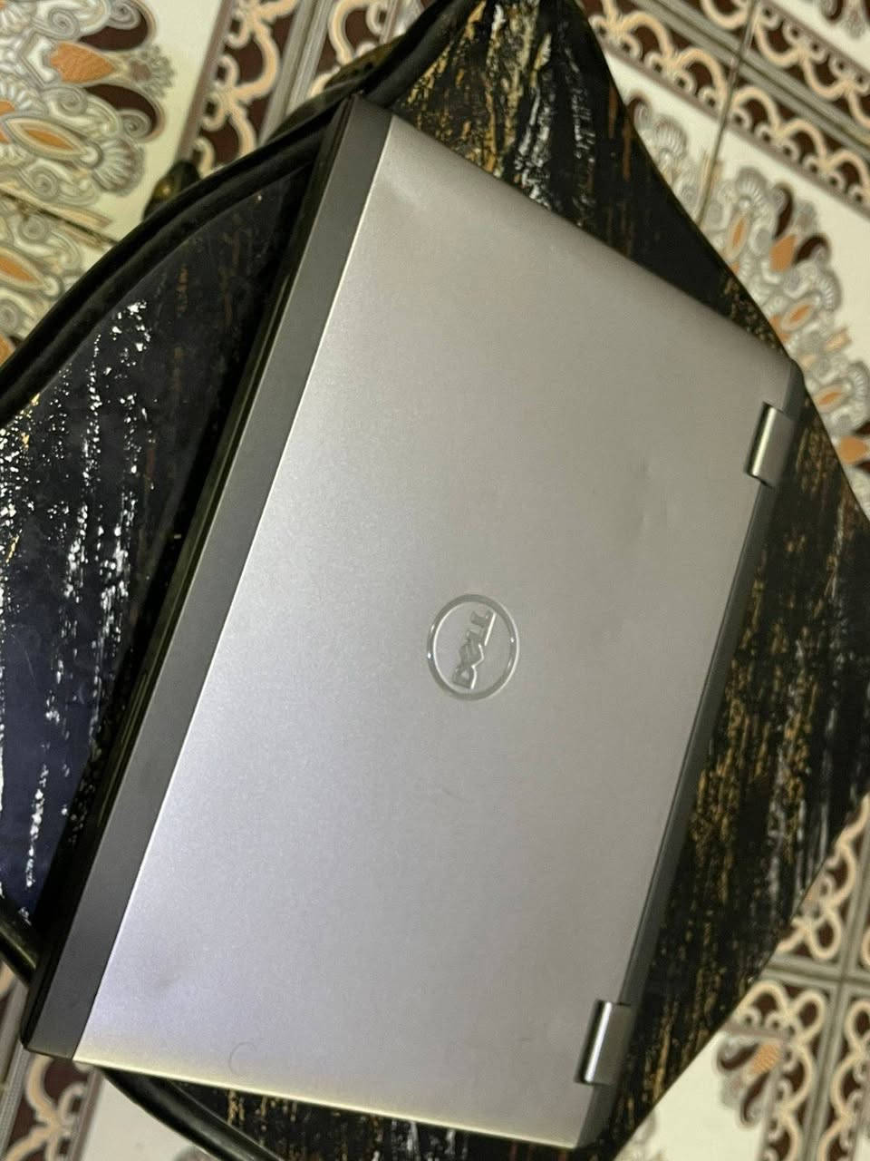 لابتوب Dell Vostro 3460 (الإصدار العملي)
المعالج: Intel Core i5-3210M (جيل ثالث)
الرام: 4GB DDR3 (أداء مستقر للمهام اليومية)
الهارد: [256] جيجابايت
الشاشة: 14 بوصة HD
كرت الشاشة: Intel HD 4000 (اقتصادي وقليل الحرارة)
المميزات: كيبورد مضيئ + هيكل معدني متين جداً
المنافذ: 4 منافذ USB 3.0 / HDMI / VGA / LAN
بطارية ساعة


**إذا كنت صاحب هذا الإعلان وتريد حذفه لأي سبب، رجاءا أرسل رسالة إلى الدعم الفني**