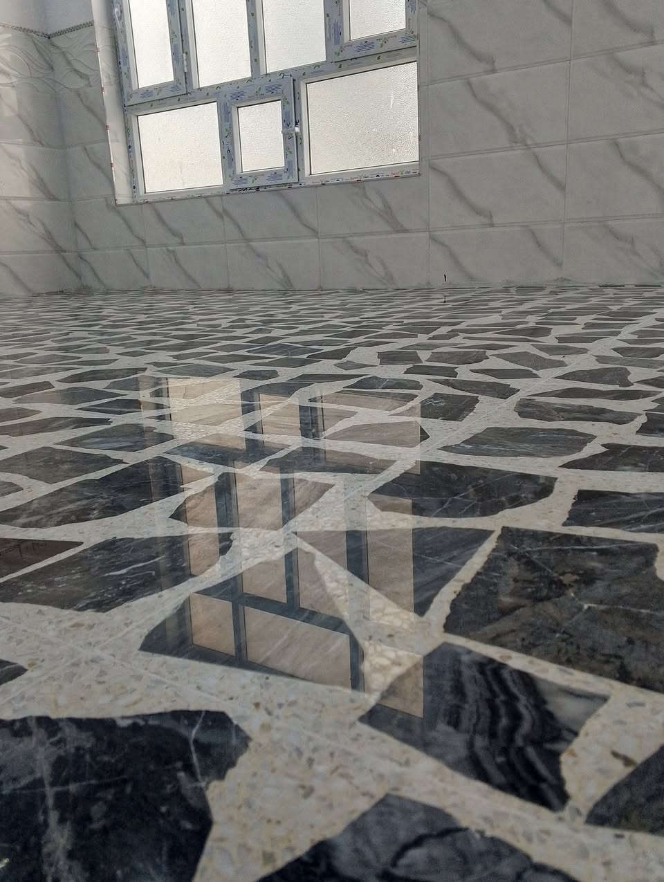 جلي و تلميع كافة أنواع الأرضيات كاشي مرمر مكان العمل موصل و أطرافه ( *********** ) ( *********** )
