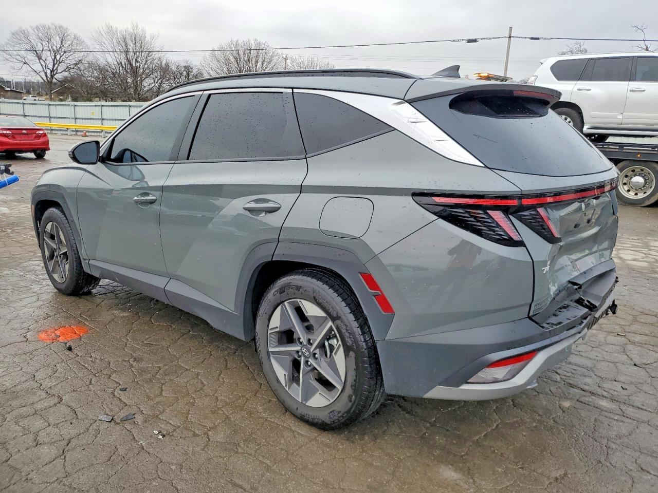 🚨 تنويه مهم
هذه السيارة معروضة في المزاد الأمريكي 🇺🇸
والمزايدة والشراء تتم عن طريق مكتب الباخرة للمزادات 🇮🇶
🔥 تدخل بكتاب الشهداء
───────────────
🚗 نوع السيارة:2025 HYUNDAI TUCSON SEL
📅 تاريخ المزاد:الاثنين 02-03-2026
💰 السعر: يتحدد داخل المزاد
📊 الممشى:2589 ميل فعلي
🛠️المحرك: 4 سلندر / 2.5 لتر
───────────────

🔥 مجاناً مجاناً مجاناً
📄 تقرير كارفاكس مجاني بدون أي مقابل
───────────────

🚗 سحب السيارة خلال 24 ساعة من وقت التسديد
💸 حسابات مخفّضة وعمولات أقل من السوق
───────────────

🚢 الشحن متوفر من:
🇺🇸 🇨🇦 جميع الولايات الأمريكية والكندية
➡️ شحن مباشر إلى العراق
➡️ العقبة – جبل علي – ميرسين
───────────────

🛃 تخليص كمركي كامل من ميناء أم قصر
🏔️ تخليص كمركي إلى إقليم كردستان
🇯🇴 شحن مباشر إلى عمّان (العقبة)
🇹🇷 شحن إلى ميناء ميرسين – تركيا
───────────────

🏢 فروع الشركة:
📍 الفرع الأول: بغداد – السيدية – الإعلام
📍 الفرع الثاني: الإمارات العربية المتحدة – الشارقة – الصناعية 4
───────────────

👥 مجموعة البيع والشراء:
https://www.facebook.com/share/g/17pXXBgeeU/?mibextid=wwXIfr

───────────────

🎵 TikTok:
https://www.tiktok.com/@al_bakhera?t=8qGOLioZlVE&_r=1

───────────────

📞 للاستفسار والتواصل:
+9647739115599


**إذا كنت صاحب هذا الإعلان وتريد حذفه لأي سبب، رجاءا أرسل رسالة إلى الدعم الفني**