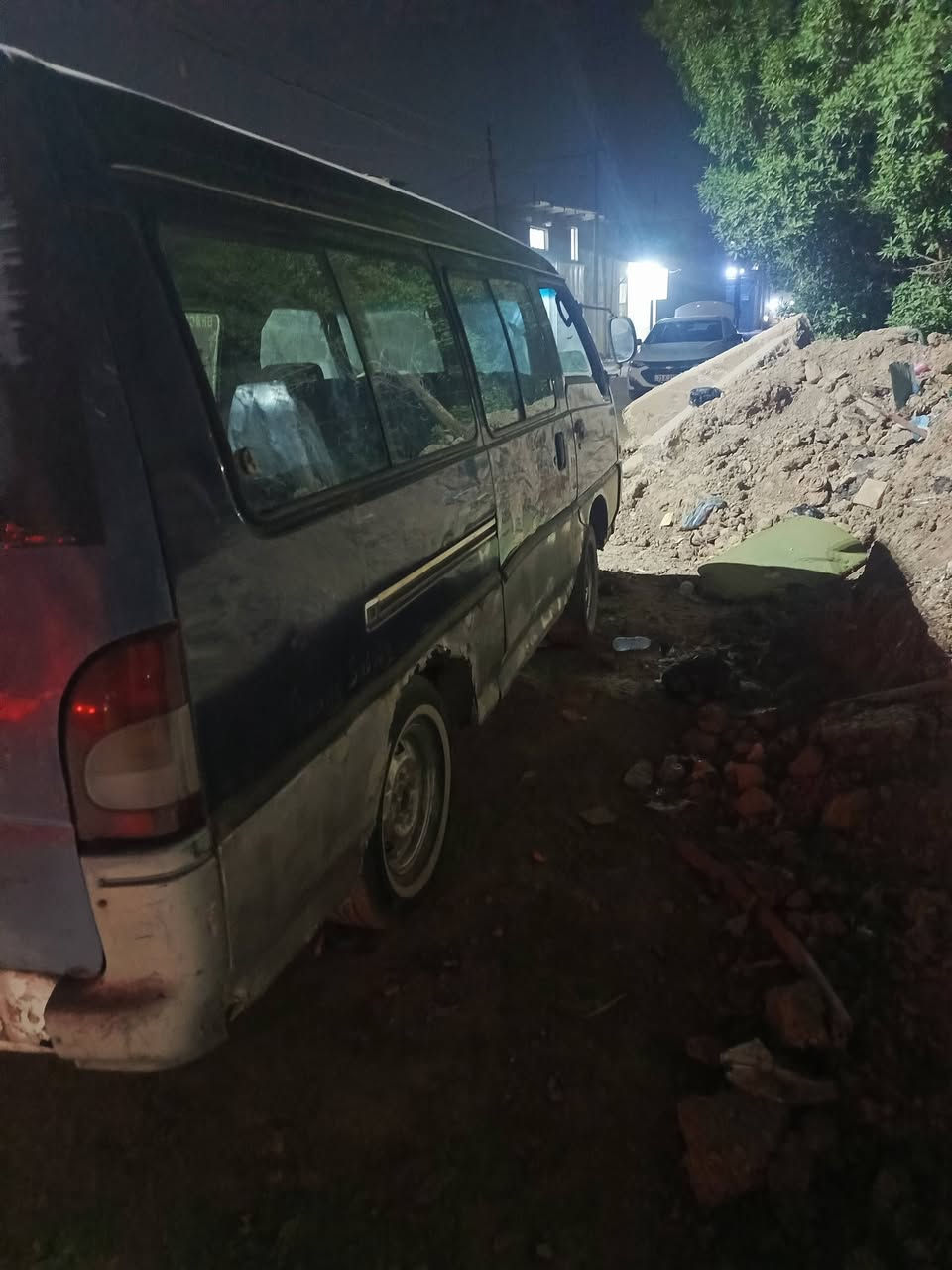 السلام عليكم هونداي موديل (94) ابيع بدون تحويل ساره حلوه مكينه وكير بلاد جدد تخم  تاير جدد ساره خير من الله  بيها سلف عاطل  والشيال مال الورك طاك  بيع او مراوس حسب القناعه سعر (25) مكان حله نادر وبيه مجال اتصال   *********** /*********** هاذا واتساب فقط
