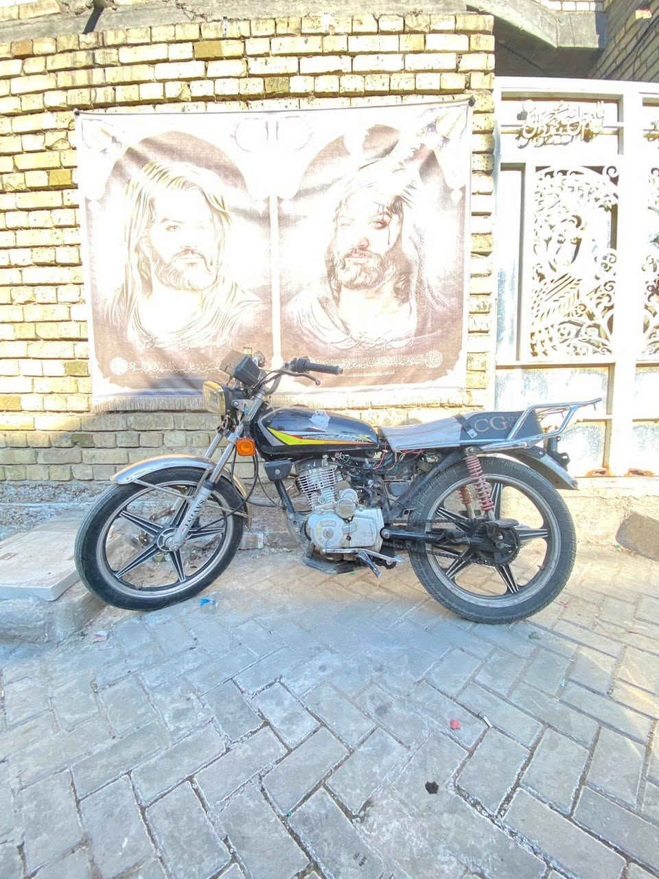 سلام عليكم شباب دراجه يراني ال بيع شوفه كبال عينكم ابيع كوم حديد بس ما كايمه كلشيي ما بيه بس تعديل أني اكفلك مكينه اذا بيه شيء سعر خاص واتساب فقط *********** مكاني مدينة صدر
