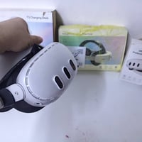 Meta quest 3 512g نضافة 1000% كلش كلش نضيفه و مرتبه  ستراب بطارية rgb ...