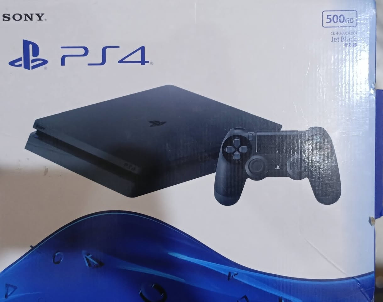 🎮 للبيع: بلي 4  سلم مهكر - 500GB 🎮
🔹 الحالة: نظيف كلش  شبه جديد، مع الكرتون الأصلي.
🔹 السعة: 500GB.
🔹 النسخة: PS4 Slim مهكر.
🔹 الملحقات: كاملة (سلك الكهرباء + HDMI  )
🔹 اليدات 2:
✅ يده صلية 
✅ يده تجاريه 

🎮 الألعاب المثبتة خمس العاب 
GTA V
Red Dead Redemption 2
FIFA 2026
Call of Duty
Uncharted 4

✔️ الجهاز شغال ، بدون أي مشاكل، استخدام خفيف ونظيف.
📍 المكان : (البصره )  السعر: ( 340ألف وبيه مجال )
للتواصل  ***********
