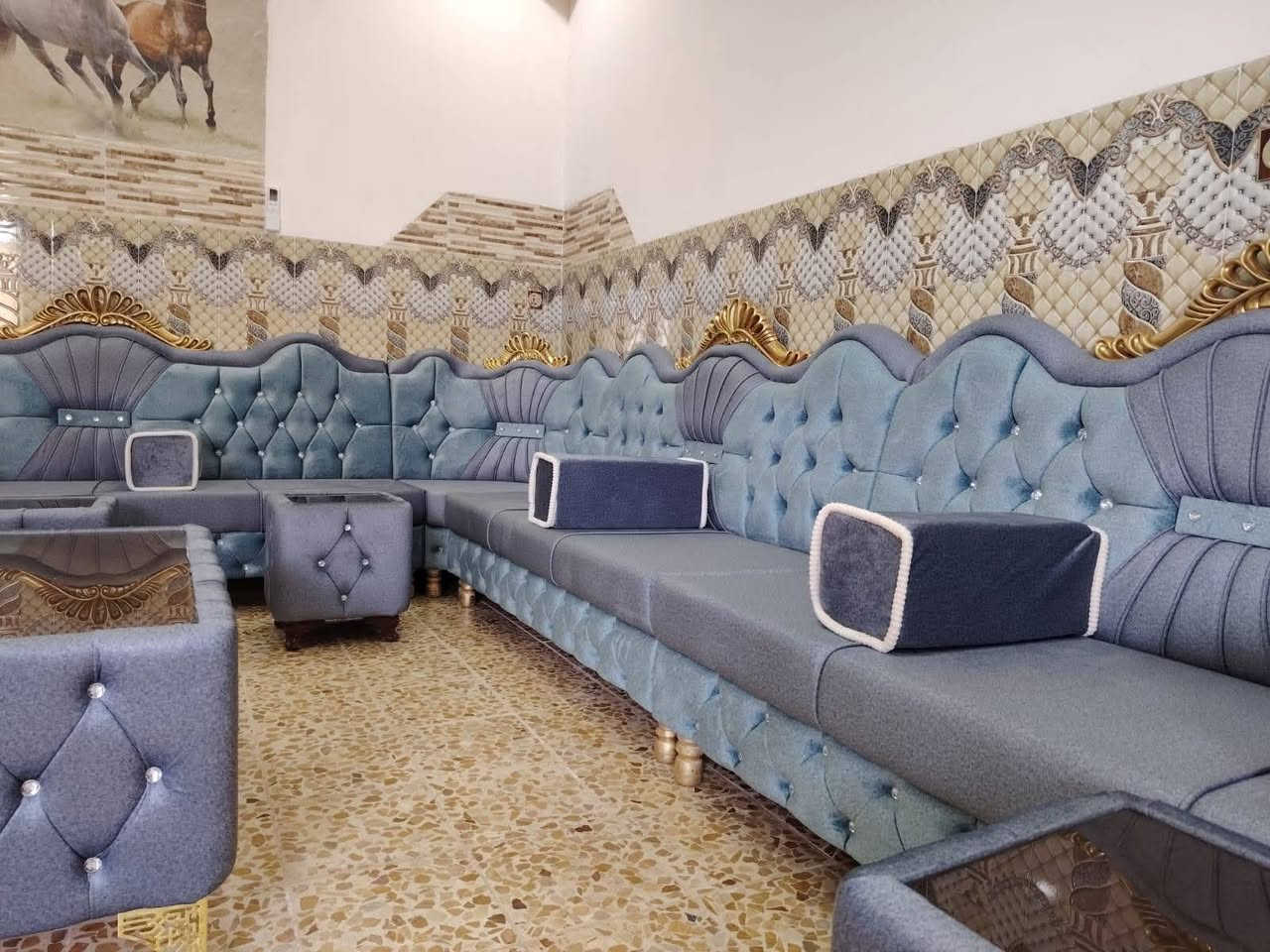 السلام عليكم يوجد لدينا عمل كافه انواع الفصالات حسب الطلب نجاره ودوشمه للاستفسار ***********
