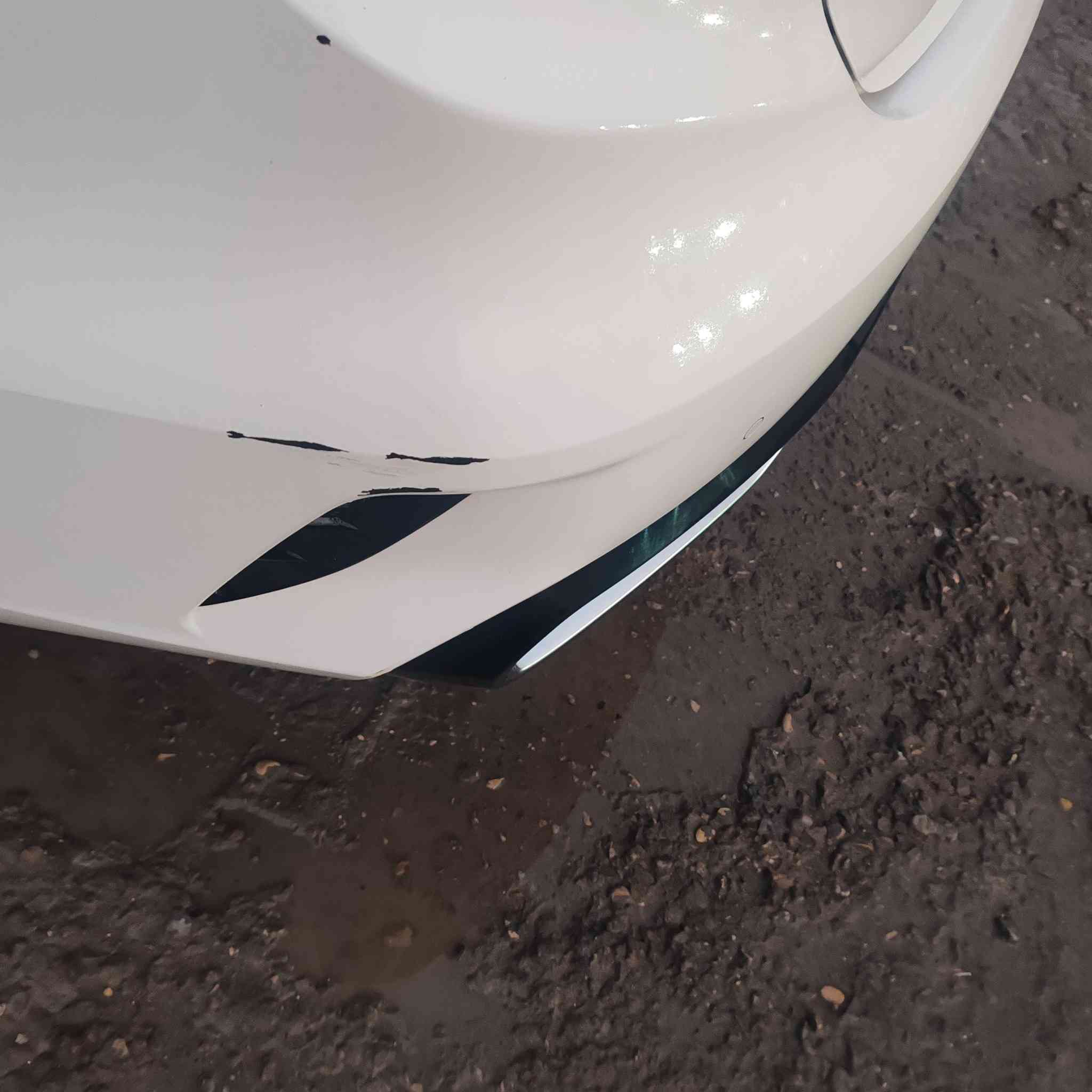 K 3 موديل ٢٥ ماشية ٢٤الف جديدة جدآ جلد بصمة فتحة السيارة فول السعر ١٤٥$ بيهة مجال قليل رقم صاحب السيارة ***********
