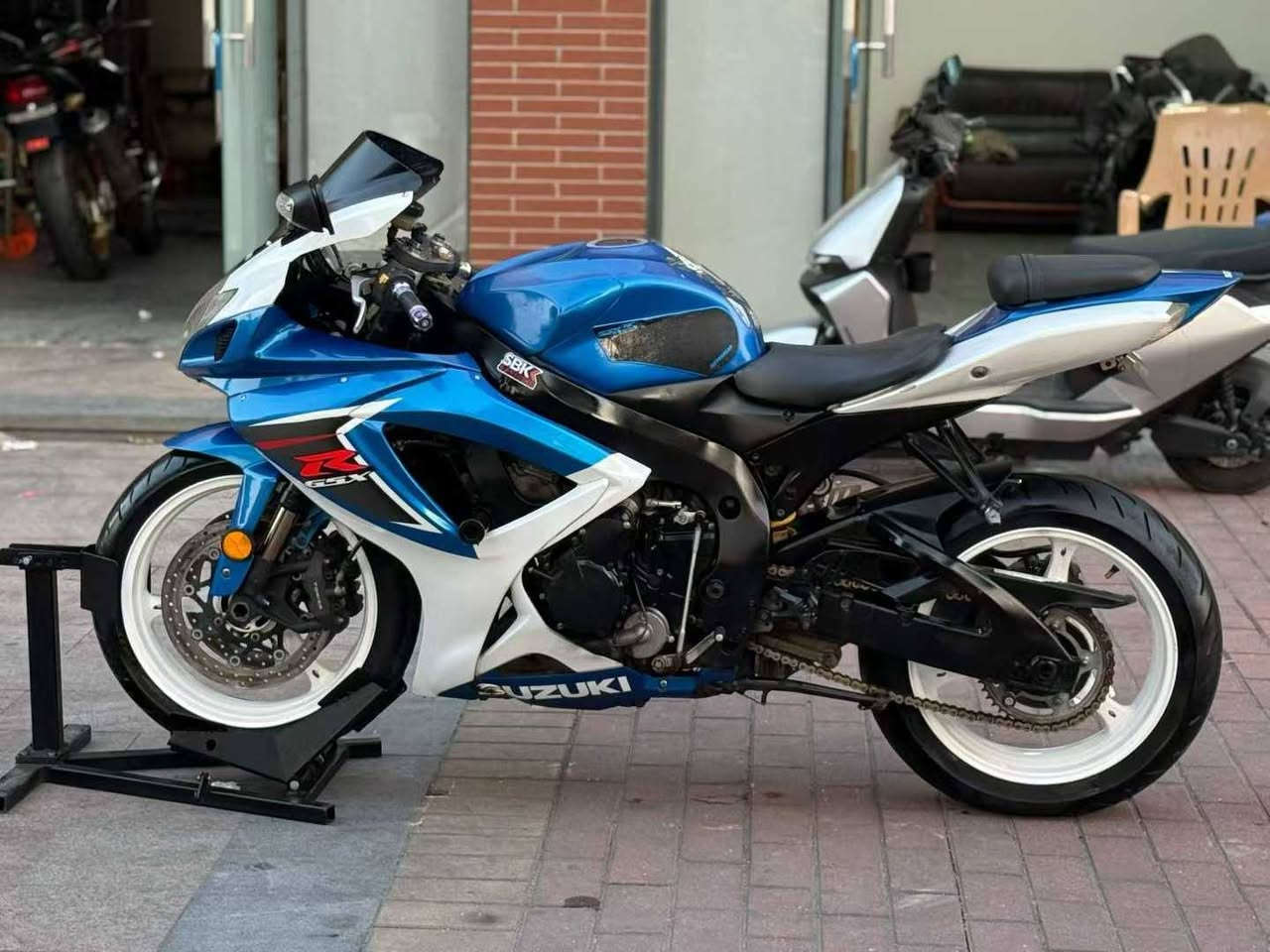 سعر فى اخر
ضمان  محرك گير بدون حادث
هزا دراجه بل خارج 
بعد ٤٥-٩٠ من دفع وصل سليمانيه
***********
***********
***********
اعزا كرام كل دراجات بل خارج بعد ٤٥-٩٠ وصل 
أعتذر إن تسببت هذه المنشورات في مشاكل لبعض الأشخاص.
أي شخص لديه شركة نقل في الصين أو اليابان، سأرسل الدراجة النارية إليه. جميع الدراجات النارية أرخص.
٥٠٠$
وبالمناسبة، هذه الأسعار صحيحة.
لقد صُدم بعض الناس بشدة، يا أعزائي.
أؤكد لكم أنني سأجعله أرخص آنشالله 
شكران للمدير كروب
https://www.facebook.com/share/g/1EGGciZoob/
‏https://www.tiktok.com/@madeinjapan919?_r=1&_t=ZS-92jOpMF0D3q
‏https://www.tiktok.com/@samuraiskill1?_r=1&_t=ZS-92jOrywJb6u یمکن تابعنی علی تیک توک
GSXR 750
2006
32ورقه
