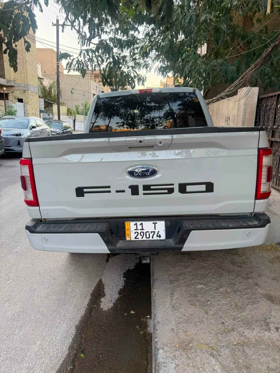 🚘 للبيع | Ford F-150 Lariat PowerBoost Hybrid 2023 🚘
إذا تبحث عن القوة، الفخامة، والاعتمادية، فهذه السيارة خيار ممتاز.

✅ Ford F-150 Lariat
📅 الموديل: 2023
🇺🇸 الوارد: أمريكي
⚙️ المحرك: 3.5L EcoBoost V6 Twin Turbo Hybrid (PowerBoost)
💥 القوة: 430 حصان
⚡ ناقل الحركة: أوتوماتيك 10 سرعات
🛞 الدفع: رباعي (4×4)

المواصفات:
✔️ مقاعد جلد فاخرة
✔️ تدفئة وتبريد للمقاعد الأمامية
✔️ شاشة وسطية كبيرة مع Apple CarPlay وAndroid Auto
✔️ كاميرات 360°
✔️ حساسات أمامية وخلفية
✔️ مثبت سرعة ذكي
✔️ نظام المحافظة على المسار
✔️ تشغيل بصمة
✔️ إضاءة LED
✔️ جنوط ألمنيوم أصلية
✔️ أداء قوي مع استهلاك وقود اقتصادي بفضل نظام الهايبرد

💰 السعر المطلوب:30,000 دولار (قابل للتفاوض بالمعقول)

📞 للتواصل: ***********

للمهتمين، التواصل عبر الاتصال أو الواتساب على الرقم أعلاه.

#Ford #F150 #Lariat #PowerBoost #Hybrid #4x4 #FordF150 #للبيع #العراق #بغداد
