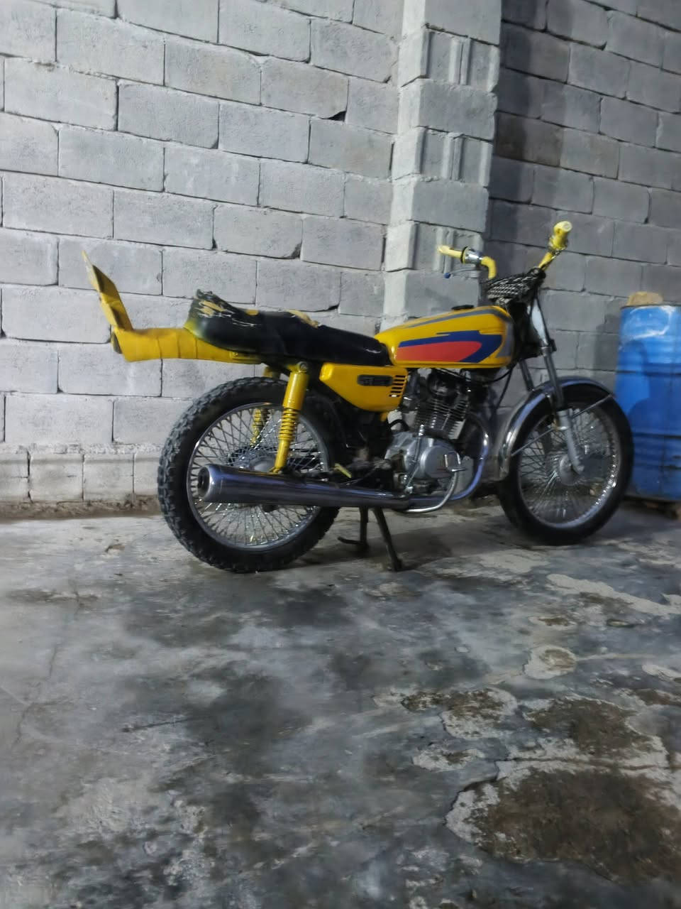 السلام عليكم دراجه للبيع الموديل 19 تايجر 300 وبيها مجال البكان ديالى ***********
