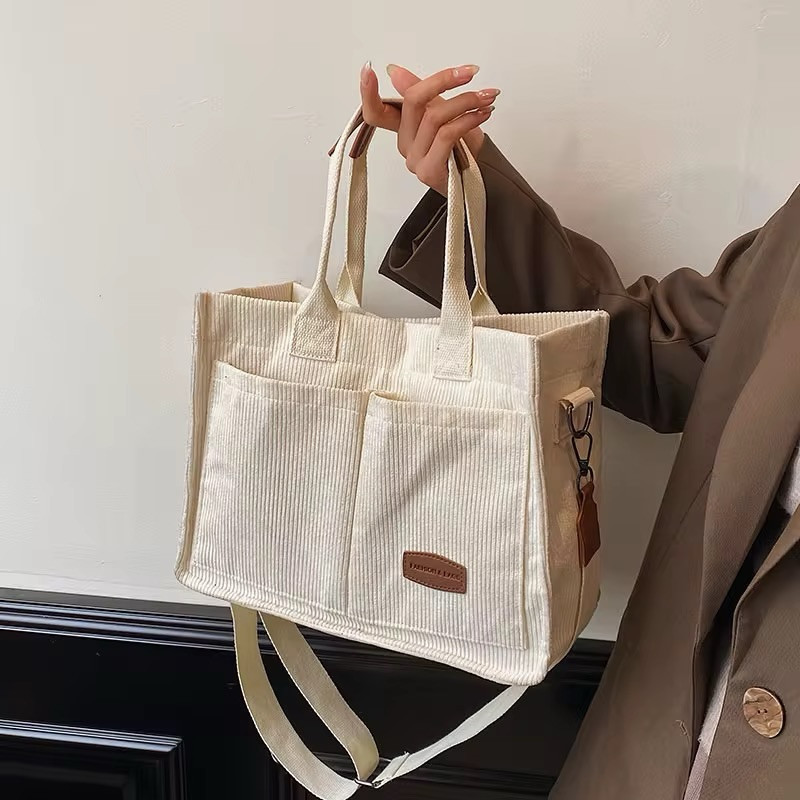 ✨ شنطة كوردروي أنيقة وعملية ✨

🤍 لون كريمي هادئ يليق على كل الإطلالات
👜 تُستخدم كشنطة يد أو كتف
📦 واسعة ومناسبة للجامعة، الدوام والمشاوير اليومية

💰 السعر: ٨,٠٠٠ د.ع فقط
🚚 التوصيل: ٤,٠٠٠ د.ع لجميع محافظات العراق
✅ ضمان فحص القطعة أمام المندوب

سعرها لطيف وشكلها مرتب ويطلع حلو على اللبس اليومي 🤍

#اكسبلور_فولو #اكسبلور_explore #حقيبه #جنط #trend


**إذا كنت صاحب هذا الإعلان وتريد حذفه لأي سبب، رجاءا أرسل رسالة إلى الدعم الفني**