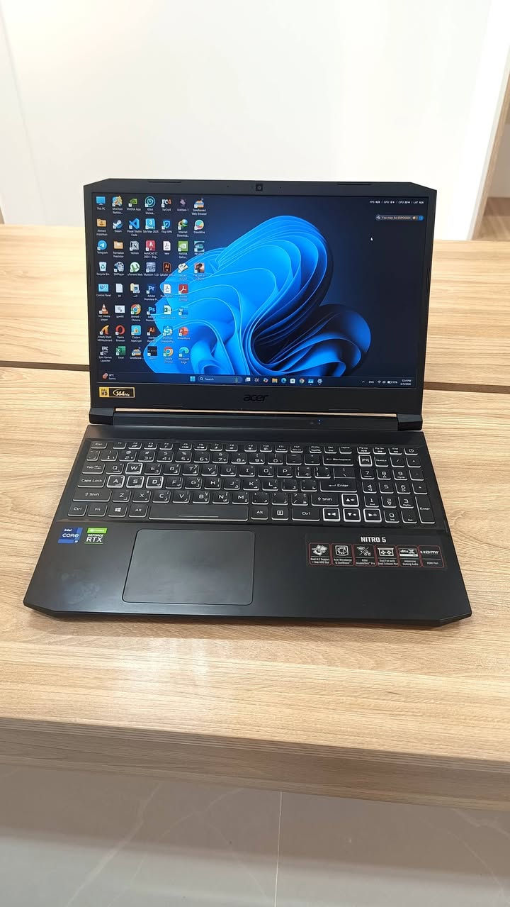 🔥 لابتوب للبيع Acer Nitro 5 AN515-57 

لابتوب قوي جداً للألعاب، التصميم، المونتاج، البرمجة، والأعمال الهندسية. الجهاز بحالة ممتازة وأداء عالي.

📌 المواصفات:

المعالج: 
Intel Core i9-11900H @ 2.50GHz

 كرت الشاشة خارجي:
NVIDIA GeForce RTX 3060 16GB
كرت الشاشة خارجي :
 Intel UHD Graphics 16GB 

 الرام: 32GB DDR4 بسرعة 2933 MT/s

التخزين:
 2 × SSD NVMe 512GB

 الشاشة: 15.6''   fullHD تردد 144Hz

✅ مناسب للألعاب الحديثة والتصميم والمونتاج
✅ سرعة إقلاع وتشغيل عالية جداً
✅ أداء ممتاز مع البرامج الثقيلة
✅ الجهاز نظيف ومستعمل قليل  حدش مابيه 
✅ مع جميع ملحقاته شاحنة و باكيته 

📍 الموقع: الانبار الفلوجة
💰 السعر قفلها مليون دينار عراقي
موجود توصيل 

للاستفسار ***********
