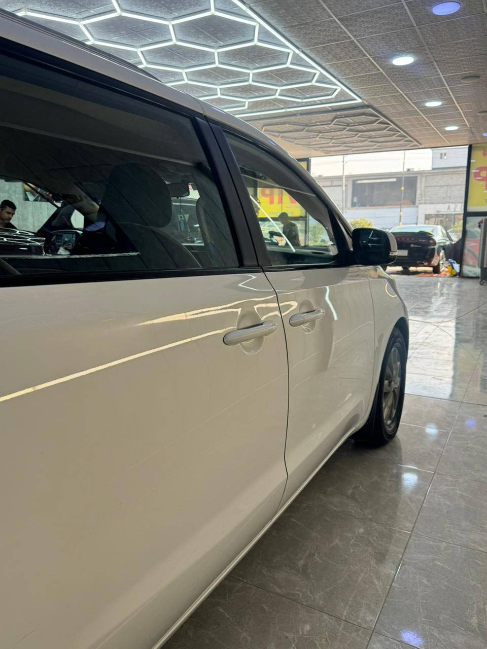 مكفوله ماشيه 200الف سياره عل وضع البلاد

موصفات عاديه سياره حلوه وجاهزه

 تخم تاير حداديه كير مكينه كفاله السعر 220 وبيها مجال قليل الرقم ***********‬‏
