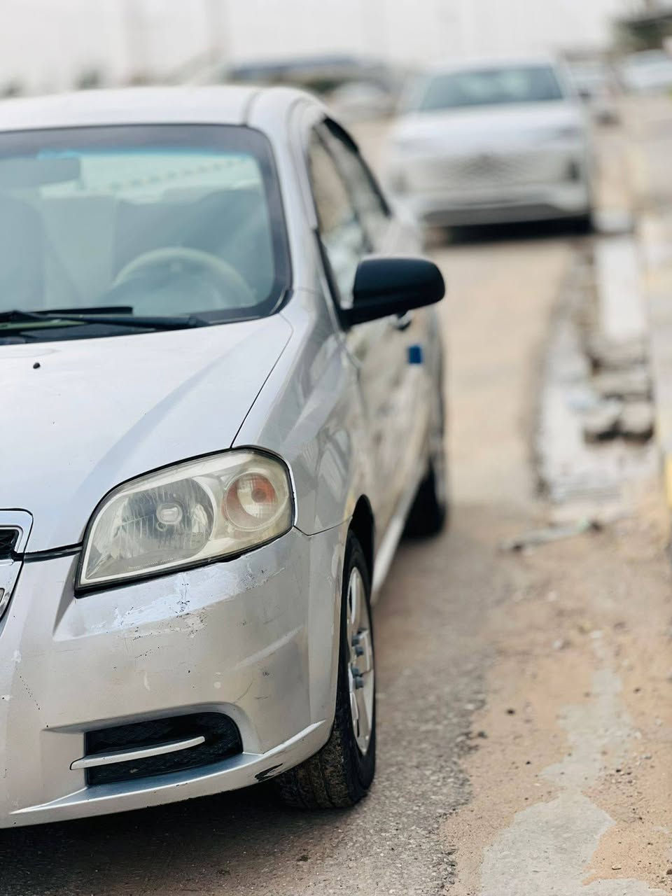 سلام عليكم افيو موديل 2013 سياره جاهزه سنويه ماصقطه بيه باب صبغ بدون دواخل دوشمه جديده ارضيه جديده تخم تاير حداديه جديده امامي خلفي مكينه كير جدد السعر 68 وبيه مجال قليل *********** *********** وتساب فقط اسيا
