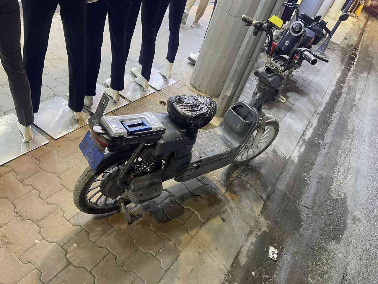 سلام عليكم عدنه هاذ بايسكل شحن 175      ***********
