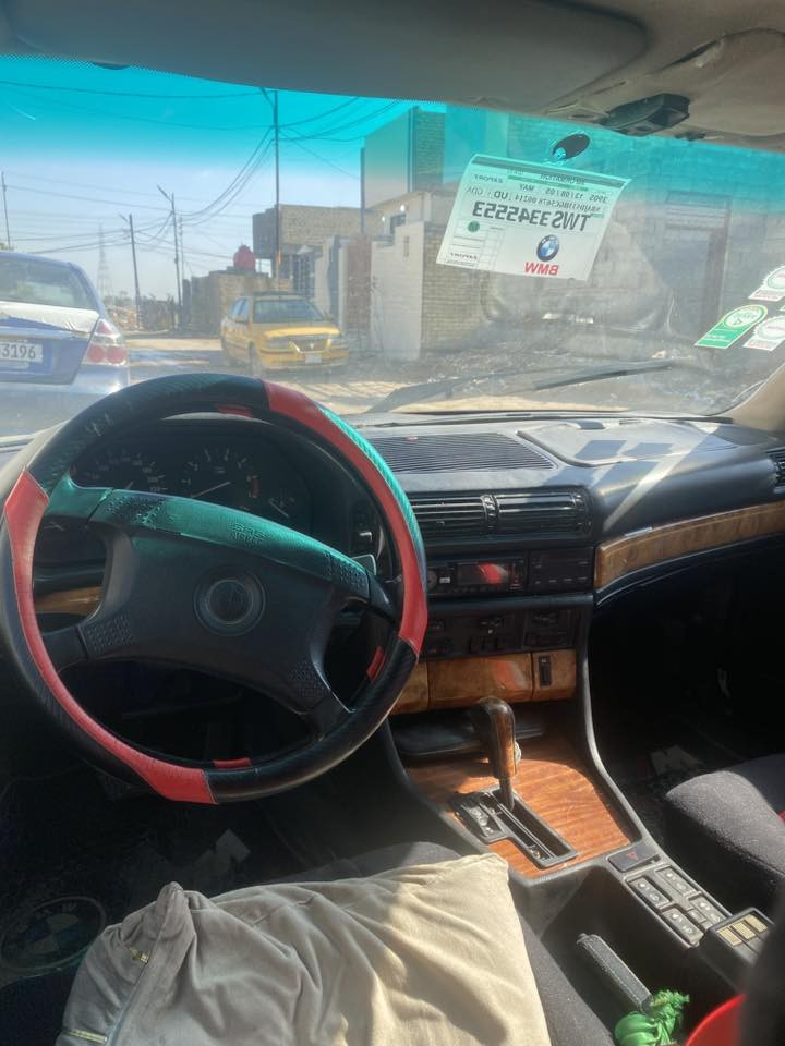 سلام عليكم بي ام للبيع مديل 93 حجم 730 كيره عايز اكلجات بس سعر 45 اوبيه مجال ***********
