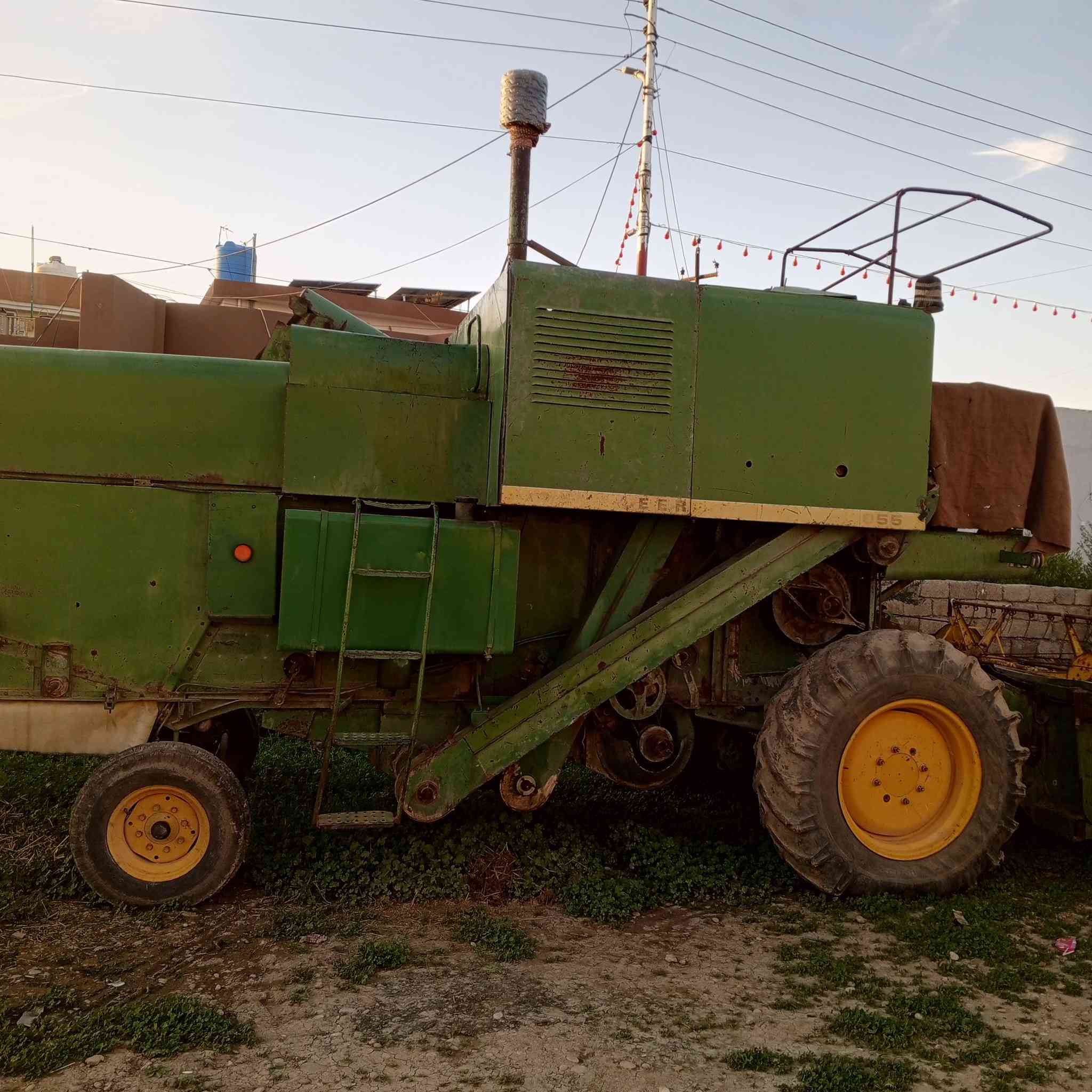 حاصودة للبيع جوندير محرك شرط 
موديل 1981 رقم نينوى 
جاهزة بدون اي نقص 
شرط تحويل 
المكان سهل نينوى ناحية برطلة 
رقم الهاتف ***********
***********
