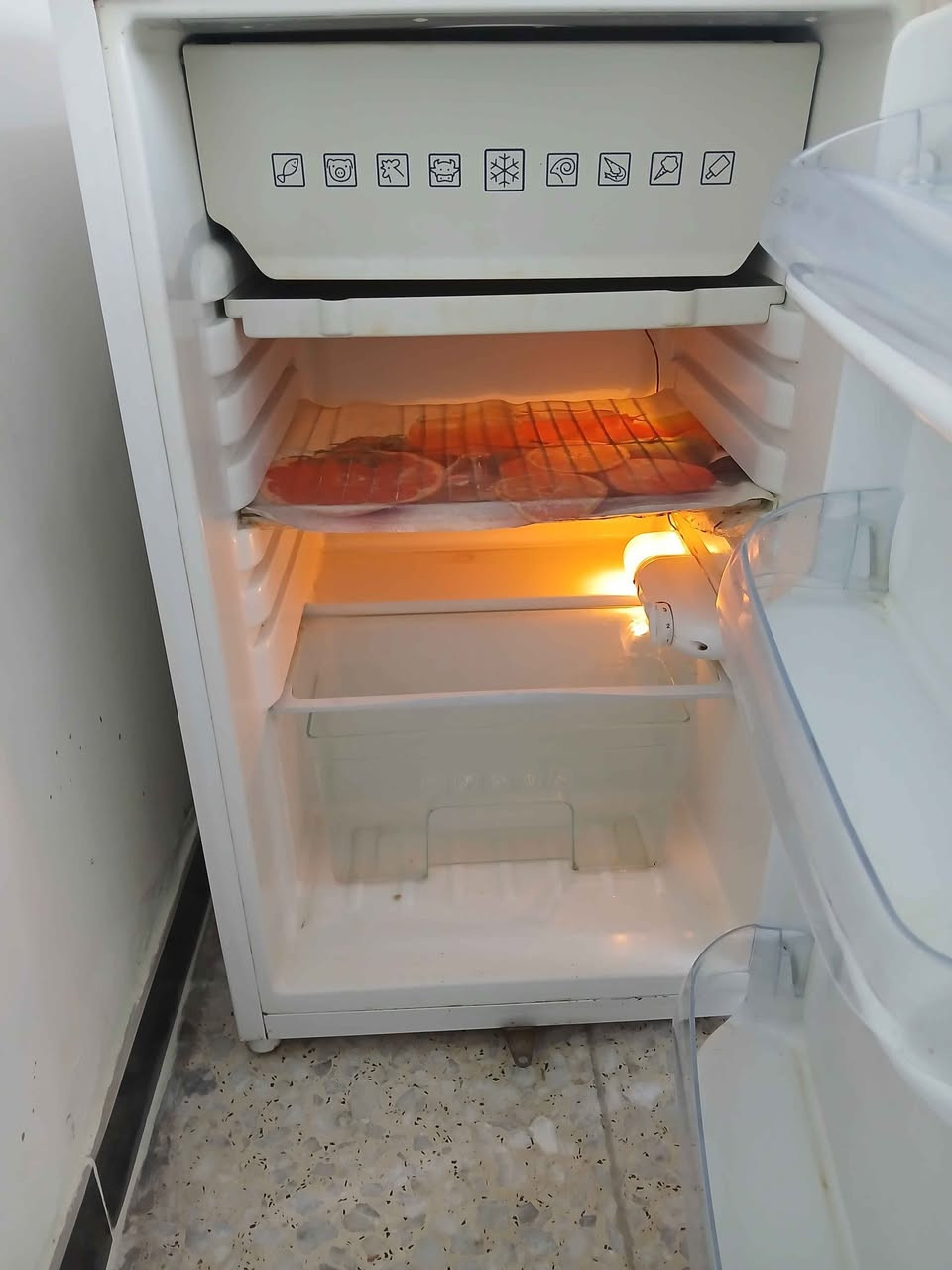 ثلاجة ناشونال حجم ٧ قدم شغالة فول سعرها 85 الف عنوان مدينة الصدر حي الصدرين موبايل *********** بغداد, العراق
