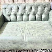 تخم • ٦ مقاعد • نظيف