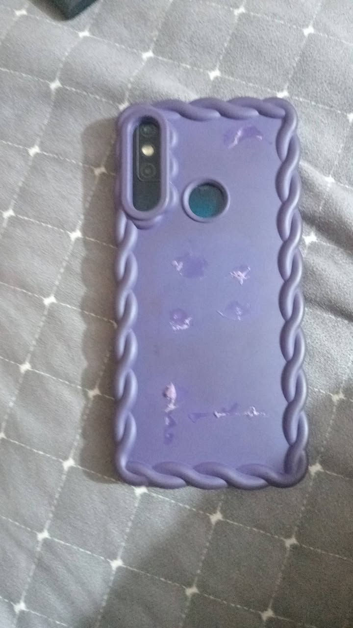 موبايل للبيع سماعه مال مخابره ماتشتغل بي فطور سعره ٣٠ الف *********** مكاني الديوانيه شارع الوكفه
