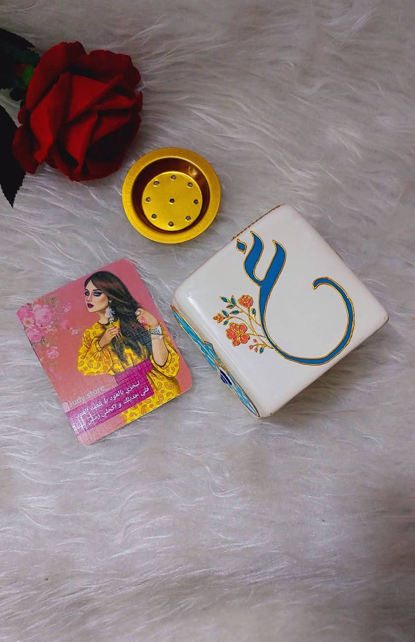 ✨ لأن التفاصيل الصغيرة هي اللي تصنع الفرق…
نوفرلكم رسم على الزجاج حسب الطلب بذوق راقي ولمسات ناعمة  🤍

🥂 كاسات مزينة
🍰 صحون 
📜 مباخر 
🌸 فناجين مميزة 

كل قطعة تنعمل بحب وتفاصيل مرتبة حتى تطلع  بصورة تليق بكم ✨

📍 موقعنا // الموصل - الجانب الأيمن - منطقة الميدان - شارع نينوى - قيصرية الكاتب

🚗 متوفر توصيل لجميع محافظات العراق
• داخل الموصل : ٣
• بغداد : ٥
• بقية المحافظات : ٦

للطلب والاستفسار راسلونا عالخاص 💌
“نسوي تفاصيل فرحتكم مثل ما تتمنوها وأجمل” 🤍


**إذا كنت صاحب هذا الإعلان وتريد حذفه لأي سبب، رجاءا أرسل رسالة إلى الدعم الفني**