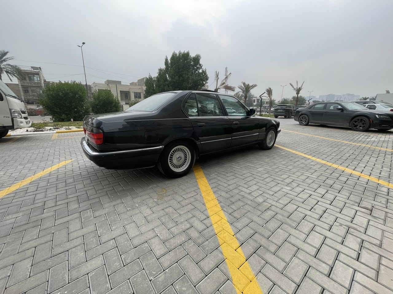 السلام عليكم للبيع او مراوس  BMW1992اصل740i 8سلندر كير تمساح 5نمر فول مواصفات رقم بغداد أنكليزي بدون حادث او خياسات فقط صبغ للجماليه وترايه حلو وناعمه أربع جام كهرباء سنتر لوك مري كهرباء كشنات جلد وكهرباء خزن ميموري دبل ايرباك سلايت روف بجم عريض بدون اي نواقص تبريد ثلج امامي وخلفي سياره بلاديه وحلوه وجاهزه وبدون اي نقص كير ومحرك وكهربائيات كل بلادي وشرط كل جديد لوك السعر ٩٢ ورقه عنواني بغداد السيدية 
***********

