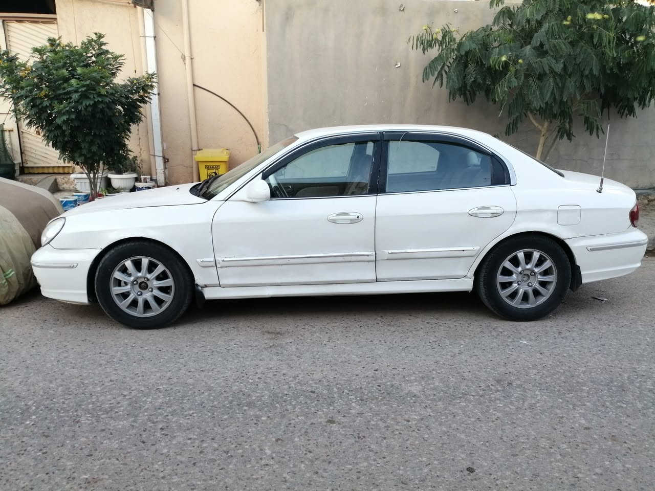 سوناتا وفود 2005 
صبغ عام للجمالية
رقم ( بابل ) انگليزي 
محرك 2000 ( مبدل مال حاوية شرط النظافة لاتنقيص ولا تبخير ) 
گير أوتوماتيك 4 نمر ( لاصفنة بالبگ ولا تأخير بالنمر ) 
تبريد شغال ثلج 
كهربائيات شغالة ( من السكنات الى گلوب الرقم ) 
غرفة نظيفة جداً دوشمة درجة اولى + ارضية جلد 
تخم تاير نظيف 
شاشة 
سيارة جاهزة برغي ماتصرف عليها
بإسمي تحويل ثاني يوم 
السعر / 65 ( بيها مجال قليل للشراي ) 
مكان السيارة الديوانية / قضاء الشامية 
للتواصل / ***********
