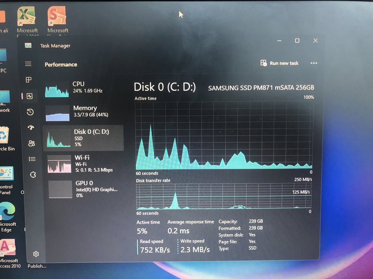 السلام عليكم
لابتوبين للبيع 
الاول 

i7-5600U
Ram 8gb
Intel 5500 4gb
256 sata ssd
300 الف

الثاني 

i5 7U
Ram 8gb
Intel hd615 4gb
128 gb ssd
قلم لمس و يصير تابلت
170 الف


**إذا كنت صاحب هذا الإعلان وتريد حذفه لأي سبب، رجاءا أرسل رسالة إلى الدعم الفني**