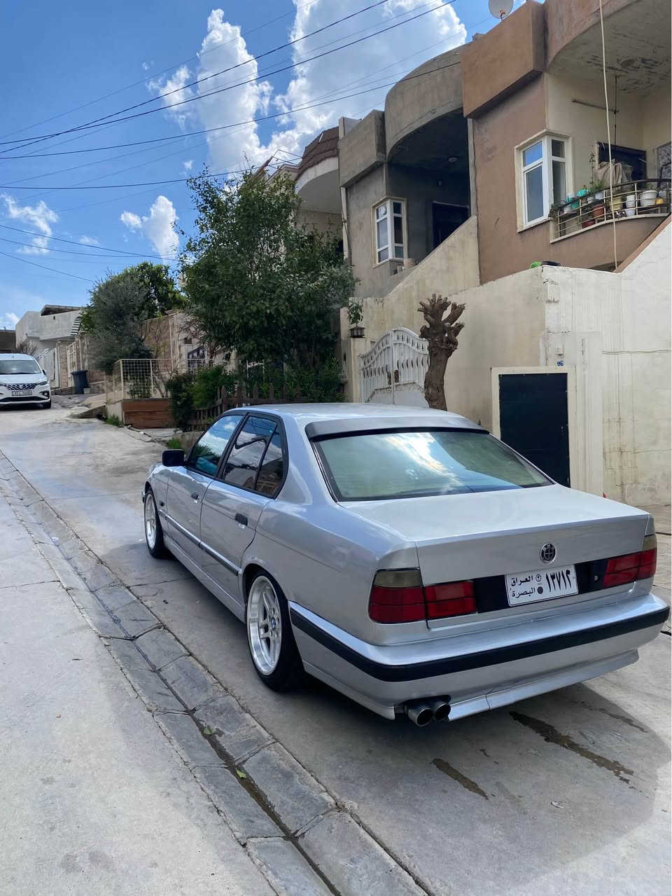 بيئيم موديل 92توماتيك فول فولة سةيارةكة ئارمة سةنةوي خوي لةكةلة كامل كراوة بةM هيج ليدرانو براوةي نية زور خاوينة حامة لةسةساخةي لوجواني حامة سةيارةكة بيمةسروفة سةيارةكة سلاتة بيلاد 525توماتيكة تةبريدة سةيارةكةي تابلي بيمةسروفة جواراتاوويلي لوكي لةبنة Mشوئن هةولير 48مةحامةلة ژم ***********واساب كورينةوة دةكةم بةكياي باري براوة شقلاوة, أربيل
