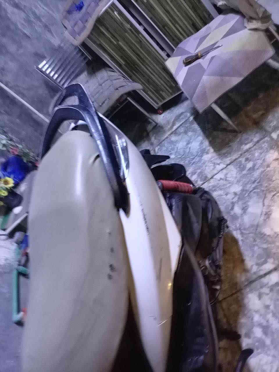 سلام عليكم للبيع دراجة ثعلب نضيفه ماشي حاله مجفته جديد وكابريتر جديد وباتري كله جديد نقصه قبق هندر ويده ابريك  خلفي  كفرات ابلادية مختمه 
السعر ٣٧٥ وبيه مجال لطيبين 
مكاني بغداد حي الجهاد الامانة 
الرقم *********** بغداد, العراق
