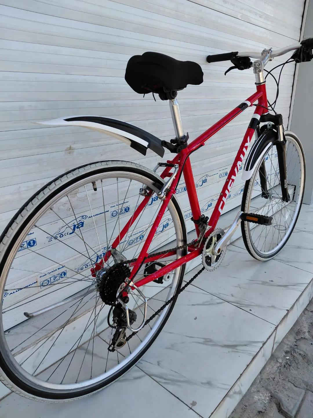 CHEVAUX 2018 حجم 28 / C700 كل الاجزاء المنيوم  الفريم حديد 3 × 7 سرعات من SHIMANO دبل امامي شغال  الدراجة جاهزة بدزن عيوب فقط شخوط بالفريم السعر 165 الف شامل التوصيل    ✈يوجد توصيل لجميع المحافضات ✈ كركوك مدخل سايدين حي الاسرى والمفقودين  معرض ابو شيفان ( *********** )
