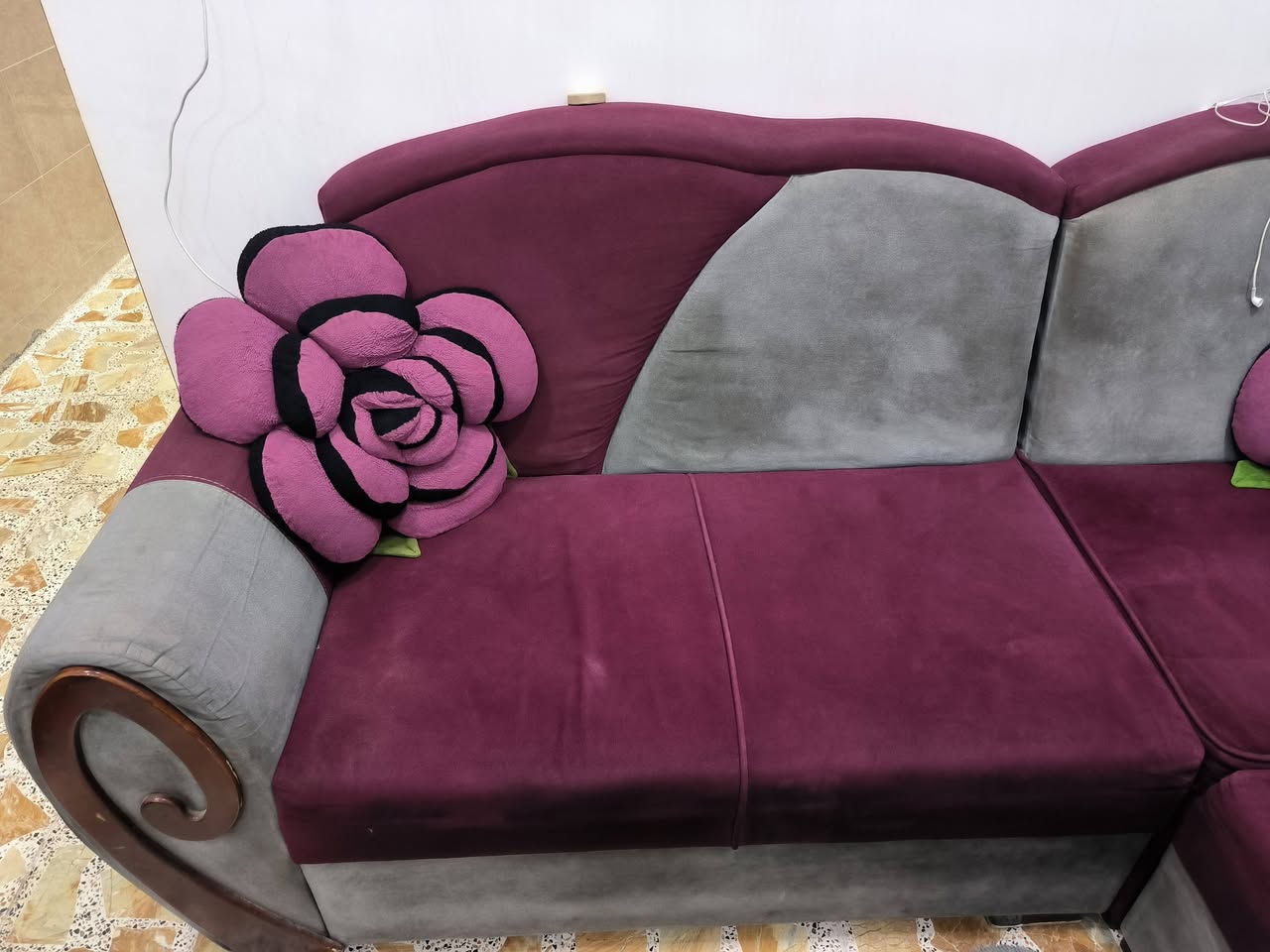 #تخم للبيع 
13 مقعد نظيف ومرتب بس بي ضرر بسيط وماياثر على الاستخدام 
السعر 750 وبي مجال 
للاستفسار راسلونا خاص


**إذا كنت صاحب هذا الإعلان وتريد حذفه لأي سبب، رجاءا أرسل رسالة إلى الدعم الفني**