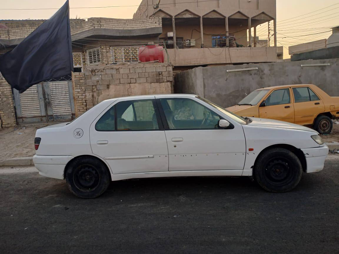 السلام عليكم سيارة بيجو للبيع كير ومكينه خير من الله تبريد عاطل كهربائيات كله شغاله 
سنويه صاقطه صار 3 اشهر تحويل مباشر رقم بغداد الماني
 السعر 30
***********
