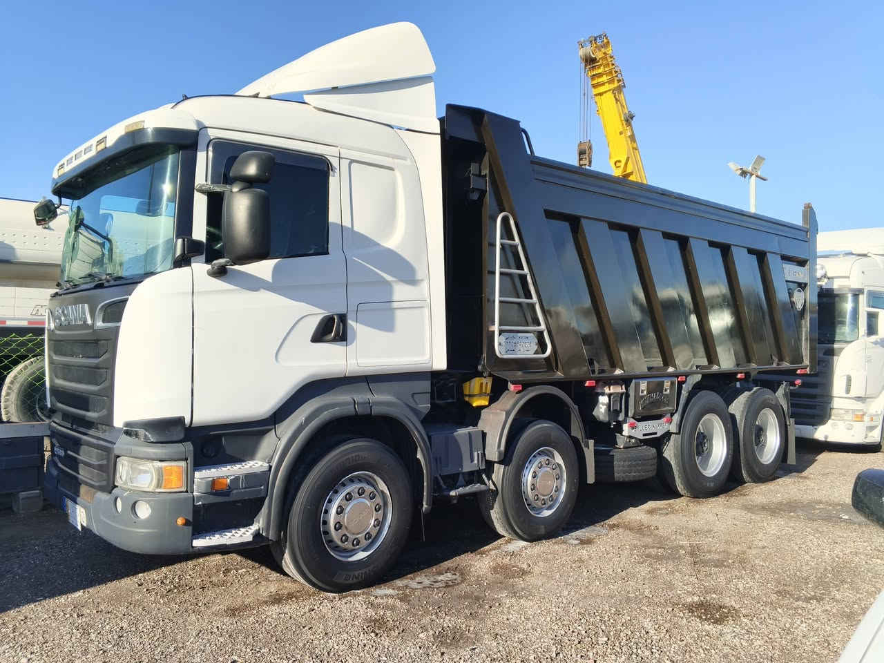 *********** عكرب سيار جديد مدينه 8نجكتر 560 تخم تاير السعر 450
