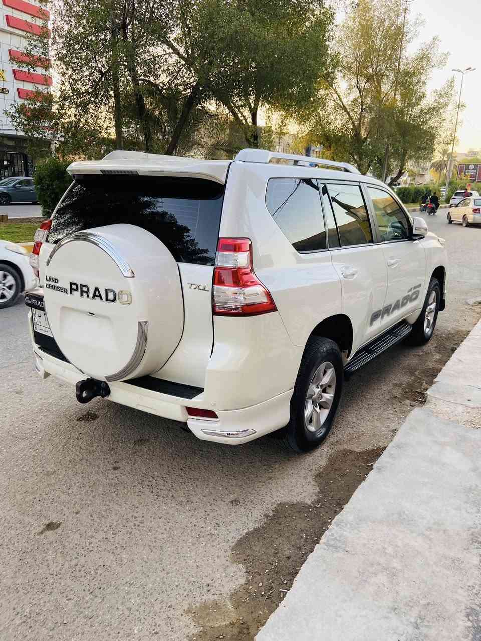 سلام عليكم
برادو ٢٠١٢
٦سلندر 
٧راكب ٣ قطع تبريد 
شاشه كامره دواره 
txl
دبل تانكي 
زنون عالي ناصي 
تخم تاير جديد 
ادامه كامله ع السياره 
نصبتها احلى من الصور 

السعر :٢٧٠  وبيها مجال قليل 
***********
