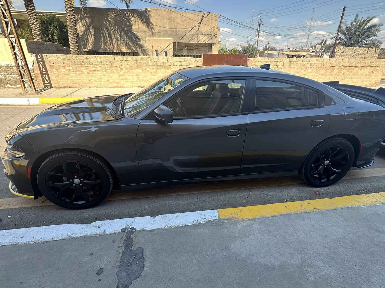 للبيع جارجر موديل 2016 أمريكي بيها جاملغ وبنيد  رقم بغداد سياره جديده. محرك كير كله جديد سعر175  مجال عنوان ديالى بعقوبه***********
