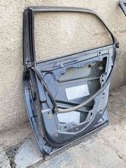 سلام عليكم 
ابواب اوباما جهة الصدر والورا
بيهن كلير فقط
يرهمن من موديل 15 الئ 23 
يفيدن ابو الصفره 
سعر 400 دولار (4 ورقات)
مكان بغداد شهداء السيديه 
رقم ***********
