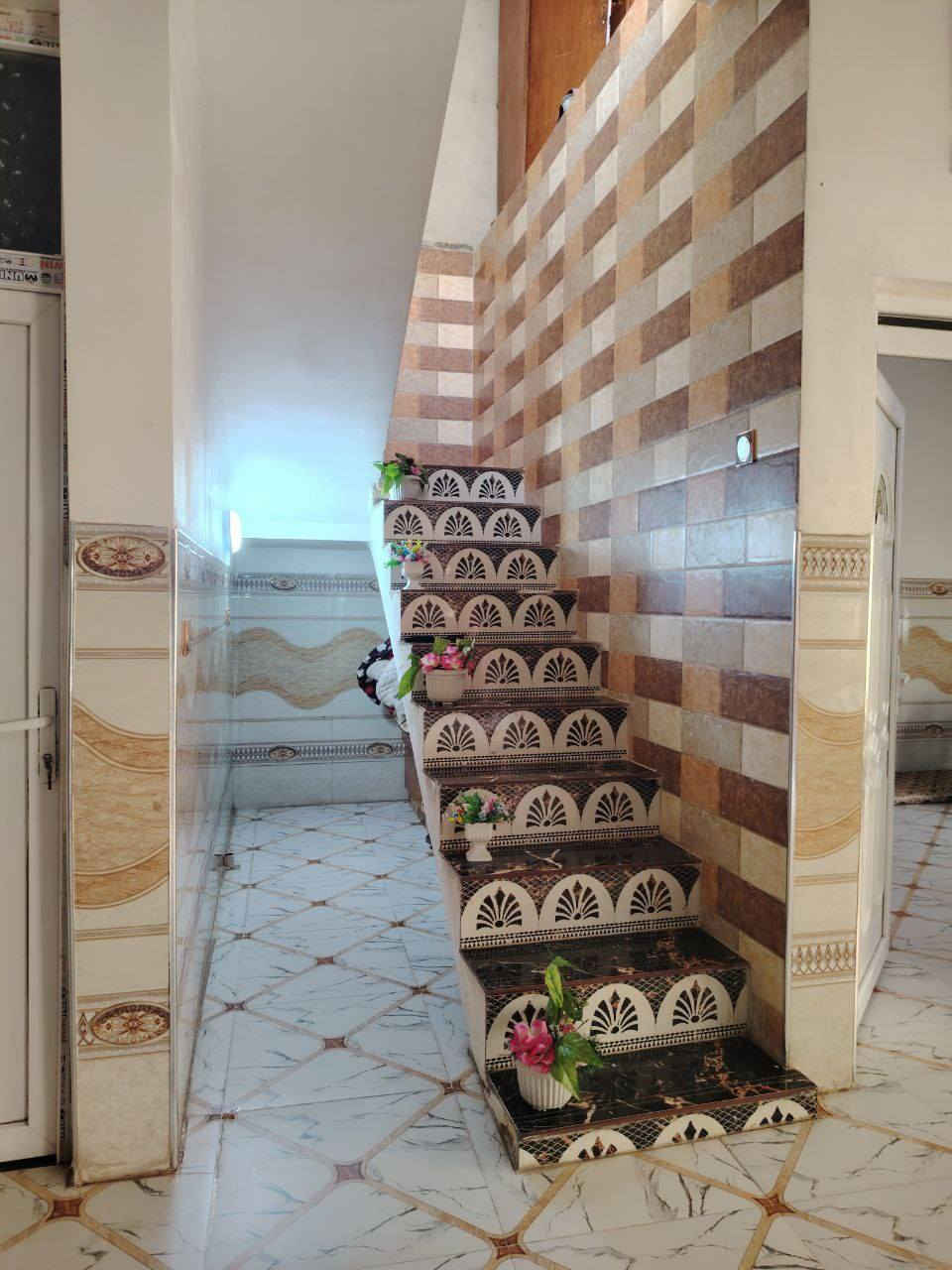 بيت للبيع في حي صدام 🏠
مساحة120م واجهة 10م
موقع البيت مدخل الثاني قرب 🕌جامع راحه المؤمن🕌
خدمات كامله ماء + كهرباء + تبليط جديد ☑️
طابق واحد بناء حديث 
 استقبال + هول + مطبخ + مشتملات + غرفتين نوم
السند طابو ملك صرف  ✅

رقم الموبايل 👇🏻  

*********** / كورك 📞
*********** / اسيا 📞
