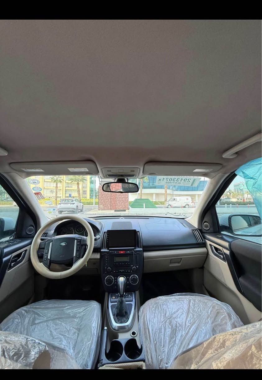 لاند رۆڤەر ٢٠١١ شەریکە سەردار 
سێ گێر ئۆتۆماتیک سپۆرت عادی
گێر ومەکینە بەشەرت
بێ سبوخ
کامل سێرڤسی نوێیە
شاشە ئایپاد کامیرە حساس
زۆر خاوێن وبێ مەسروف استیراس خاسی حکومەتە
سەنەوی نوێ
وەکالە بەشەرت
نرخی ٨٩ محامەلەیەکی برایانە
***********
*********** شومان, أربيل
