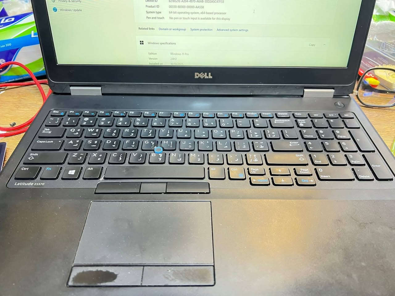 سلام عليكم
للبيع لابتوب Dell Latitude E5570 — جهاز نظيف

🔹 المعالج: i7-6820HQ 
🔹 الرام: 32GB 
🔹 الهارد: 512GB SSD سريع
🔹 كرت الشاشة: AMD Radeon R7 M370 ‏2GB
🔹 النظام: Windows 11 Pro أصلي
🔹 الشاشة: 15.6 إنچ

✅ الجهاز نظيف استخدام شخصي
✅ شغال 100% وما بي أي عيب
✅ سريع جداً، يتحمل شغل ثقيل، برامج، دراسة
✅ بطارية زينة

📍 الفحص موجود 
💰 السعر 400,000
📩 المراسلة خاص او ***********
استخدام شخصي دراسة وبرمجة فقط
