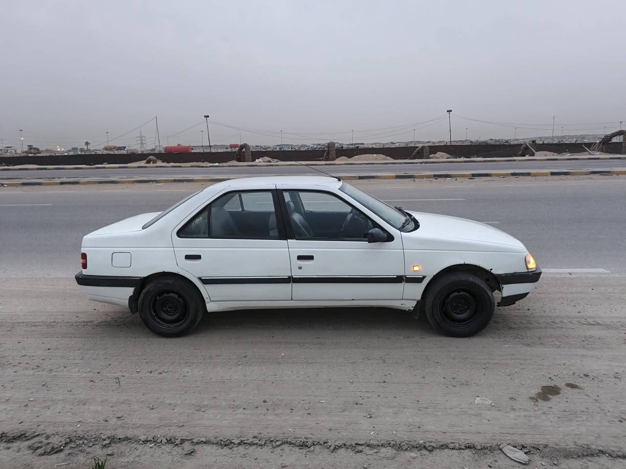 بيجو٤٠٥الحجم مديل ١٠محرك كيرحداديه تخم تايرسنويه جديده سعر٣٠العنوان نجف ناحية الحيدريه ***********
