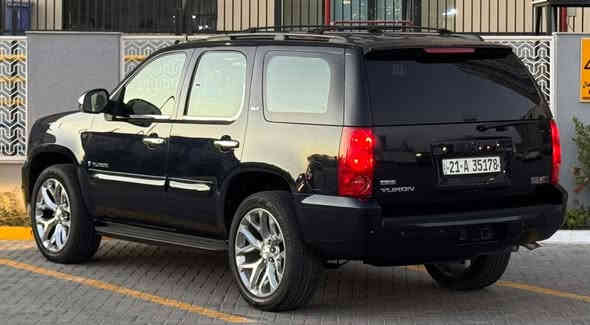 السلام عليكم  
للبيع سيارة يوكن  SLT موديل 2007 نيلي  رقم سليمانية الجديد دولي محرك ٨ سلندر ٥٣٠٠  صبغ بنيد فقط بدون ضرر شرط الفحص والسونار مرفق 
المواصفـــــات 
ويل كب كروم حجم 22 مع تخم تاير جديد فتحة سلايد روف 
حساسات خلفية اصل شاشة  وكاميرا
 جامة الباب الخلفي كهرباء
تشغيل عن بعد 
قبق جنطة كهرباء 
دواخل جلد اسود ملكي  اصل مع تدفئة كشنات 
كشنات امامي فول كهرباء 
ميموري كشن للسائق
شاشة كتابة اعطال 
سكليتر كهرباء  
كشنات سياحي تبريد 3 قطع مع تحكم خلفي بالتبريد
تحكم ستيرن جهتين متكامل 
مرايا نيكل مع اشارات داخلية مع اطارات 
تطعيم صاج للدواخل ابواب ودشبول
گير مكينه حداديه لوك بعدها برغي ممفتوح بل سيارة فضل من الله  تبريد ثلج سيارة بمعنى الكلمة جديده جدا
السعر المطلوب 188$
***********
العنوان بغداد حي الجهاد
