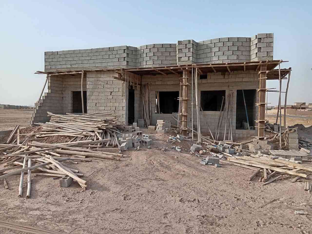 يوجد لدينا قالب خشب لصب البيوت في الحويجه او قراها ***********
