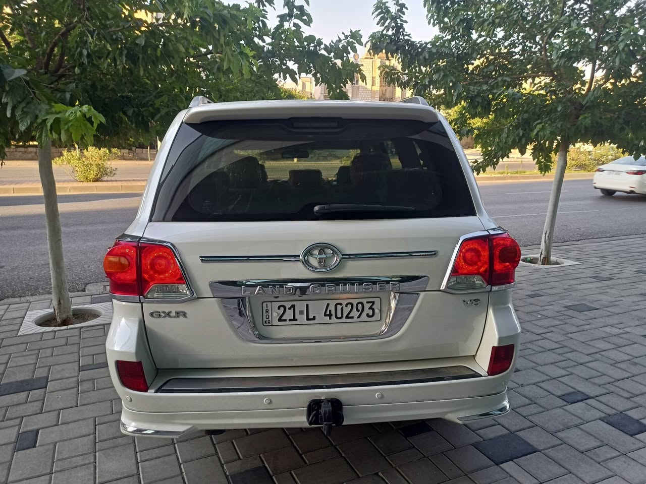 وەنەوشە مۆدێل 2012 GXR شەریکە جیهان بێ بۆیاخ V8 گێر و مەکینەی نەکراوەتەوە بەشەرت چوارتایەی تازەیە سێ جێ PDR هەیە پەڵەیە بچوک کارتی هەیە بێناو گرتن و بێ ئێرباگ 200 هەزار ڕۆشتوە هەمو گیانی بەشەرت ناوزەرد و سەلاجە و سڵایت و ئاوێنەی ئەخەوێت حەریق بەرپێیە و تەبرید مەرکەزیە و بەخی ئاو پێش و دوای حاسە و شاشە و کامێرایە سعری 315 مەجال  ***********
